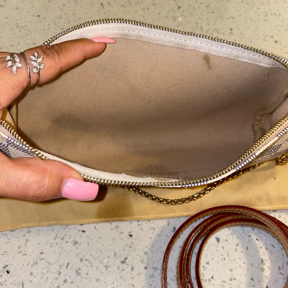 Louis Vuitton Eva Clutch - Picture 5 of 5